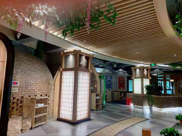 上引生活水世界(徐汇滨江店)