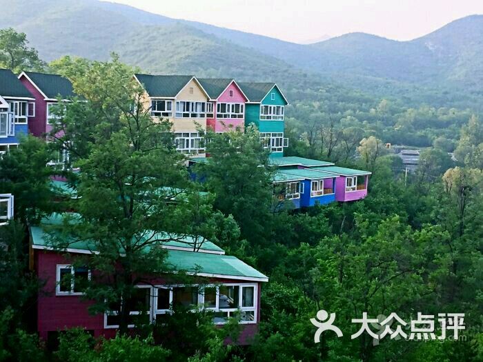 七彩山庄图片 第1张