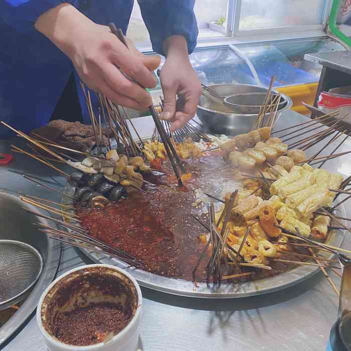 荆东路女人街麻辣烫