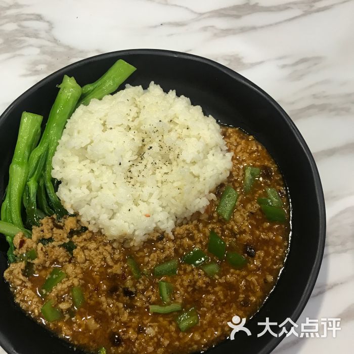 肉酱拌饭