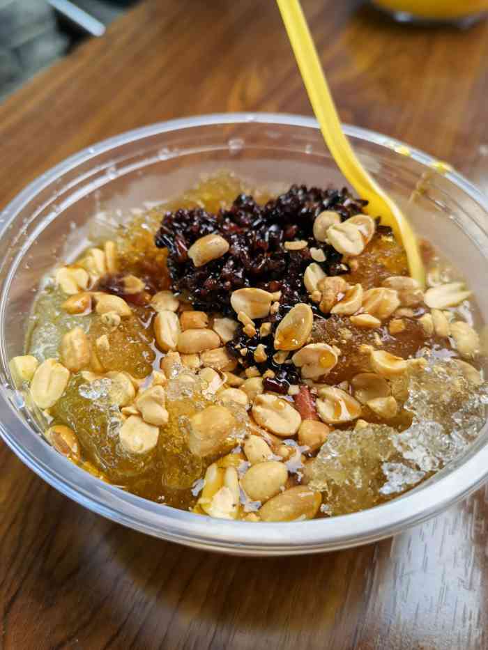 安顺小舒冰粉冰浆(全林步行街店)-"[环境]有一个小门面,外面摆的推车