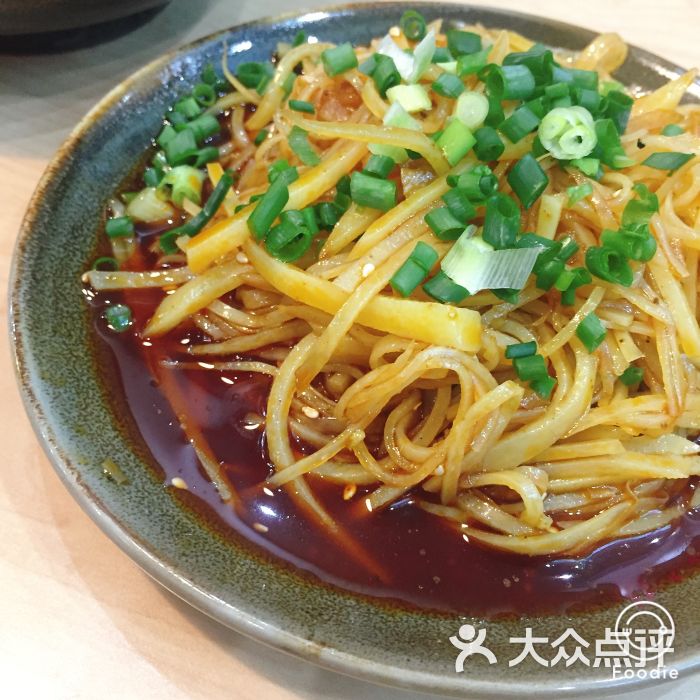 十八梯重庆特色牛肉面凉拌土豆丝图片 - 第1张