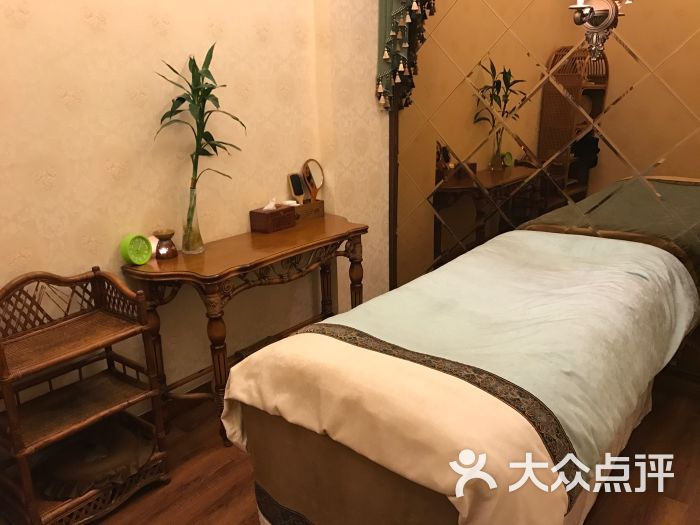 百合春天美容spa会所(时代店)的点评