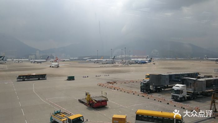 香港国际机场刨除买东西这一方面,其实并不.