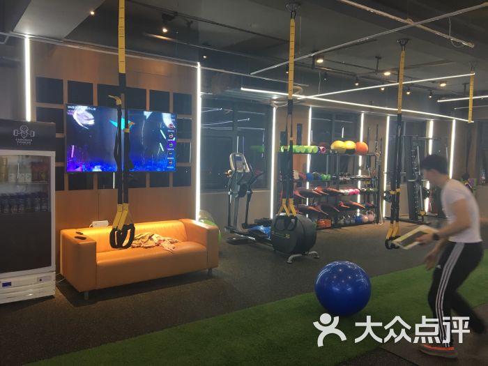 bw必威西汉姆联官网-健身房私教课程内容pptx