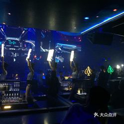 酒吧 鼓楼区  省体育中心  esmi nightclub esmi好像是福州最大的夜店