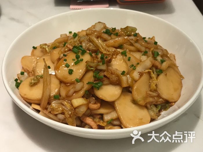 黄芽菜肉丝炒年糕