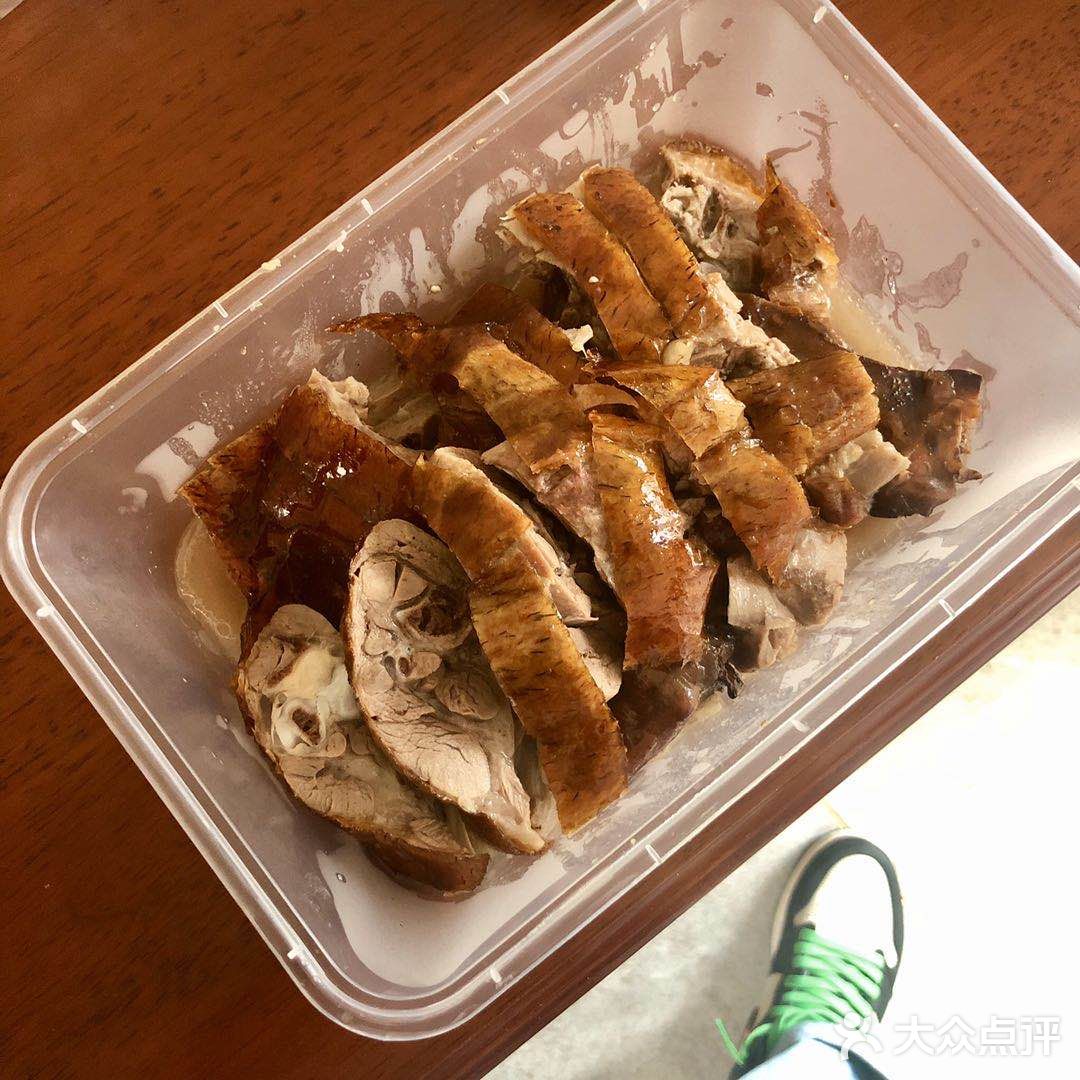 这家店其实不用多说的,大朗圣堂周边的都知道的这个店