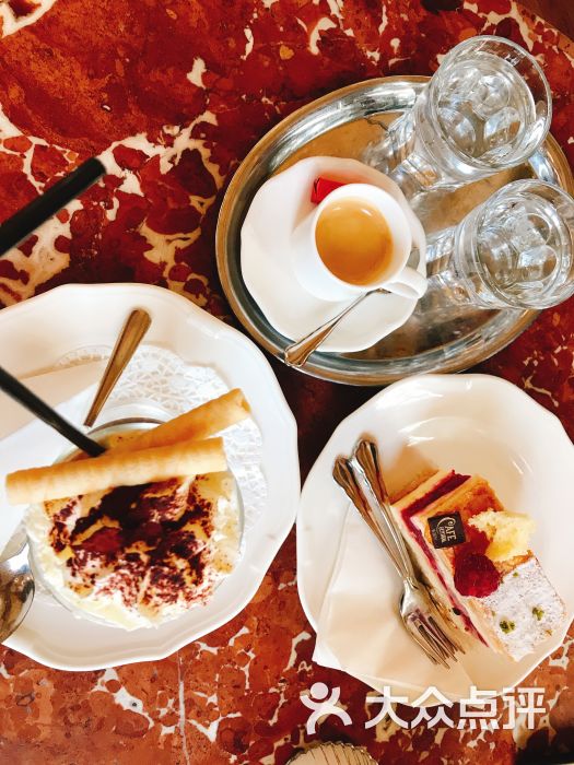 网红店很贵不值感觉是纯被中国人炒起来的环