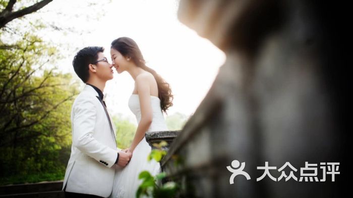 妖婚纱摄影_婚纱摄影(3)