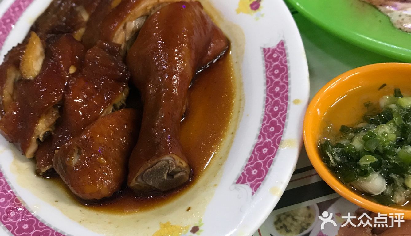 这个季节最舒服的事情就是吃头抽豉油鸡,漏奶华了吧