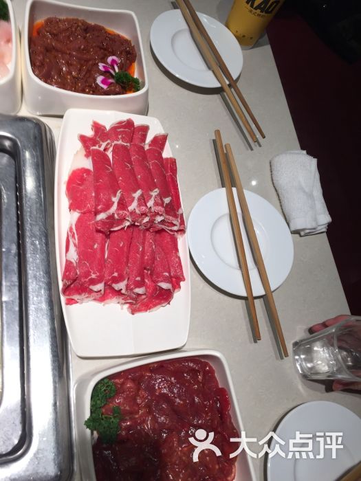 海底捞火锅:服务很好,带宝宝去的还可以提供.武