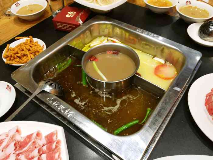 巴庄重庆火锅(潢川店)-"生日当天去巴庄吃的饭,服务挺