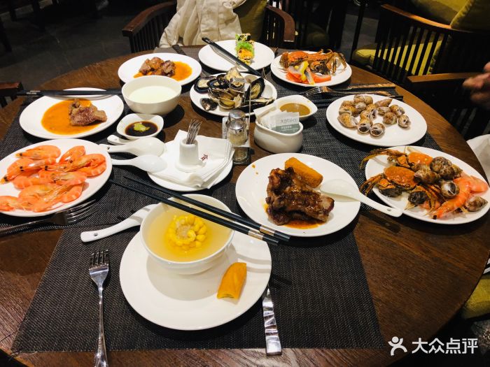 熹乐谷温泉度假酒店自助晚餐图片