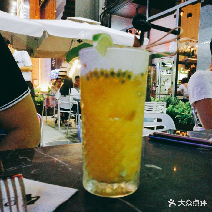 百香果鲜橙奶盖