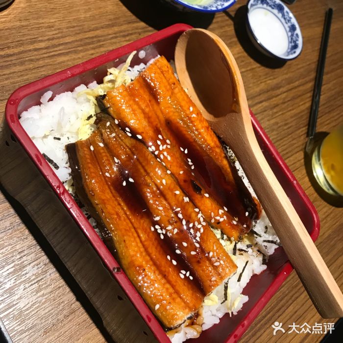 蒲烧鳗鱼丼