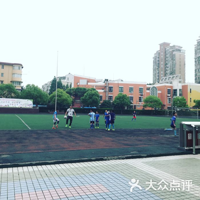 上大附中实验学校羽毛球馆图片 - 第12张