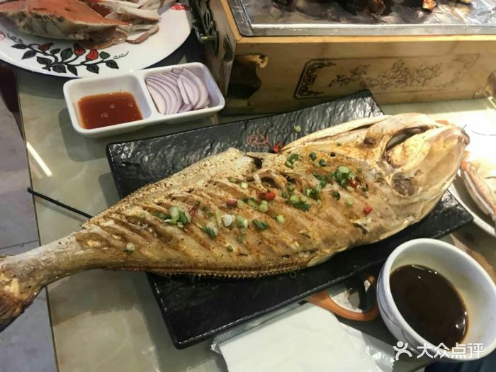 富荣烧烤(延安三路店)-烤面包鱼图片-青岛美食-大众