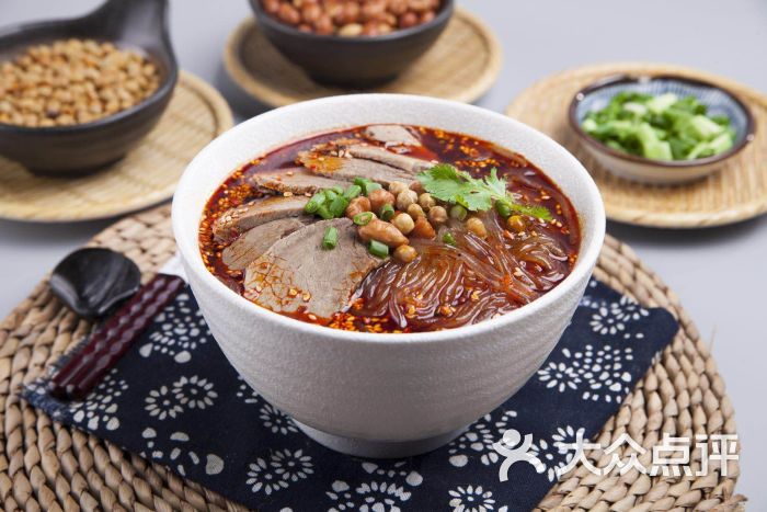 牵人麻辣粉牛肉粉图片 第1张