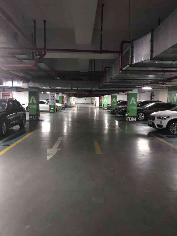 正大乐城停车场-"被网友评价说很适合拍鬼片的停车场,我也算.