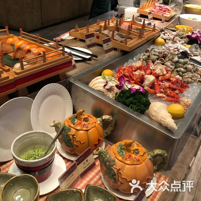宝利来国际大酒店凤凰阁旋转餐厅图片-北京自助餐