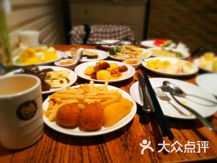 海吃海喝快乐自助餐厅