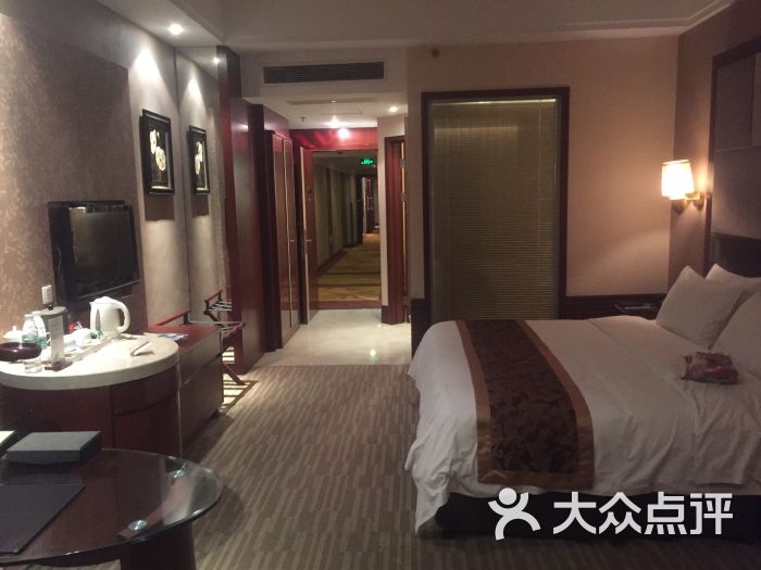 自贡檀木林城市名人酒店图片 - 第3张