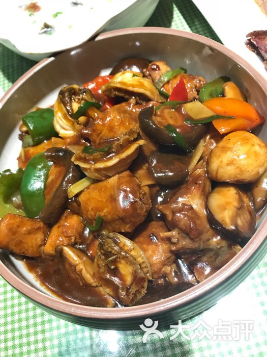 鲍鱼冬菇滑鸡煲