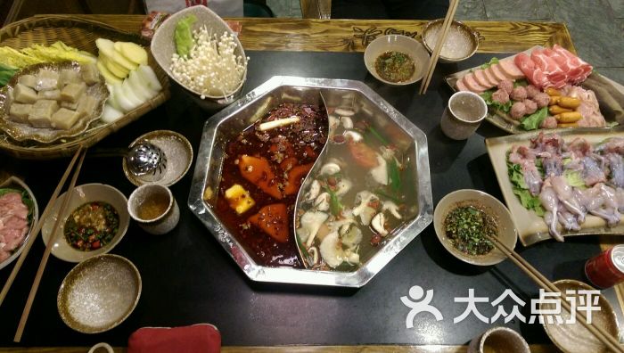 袍哥码头重庆老火锅(北京路分舵)原味鸳鸯锅图片 - 第2张