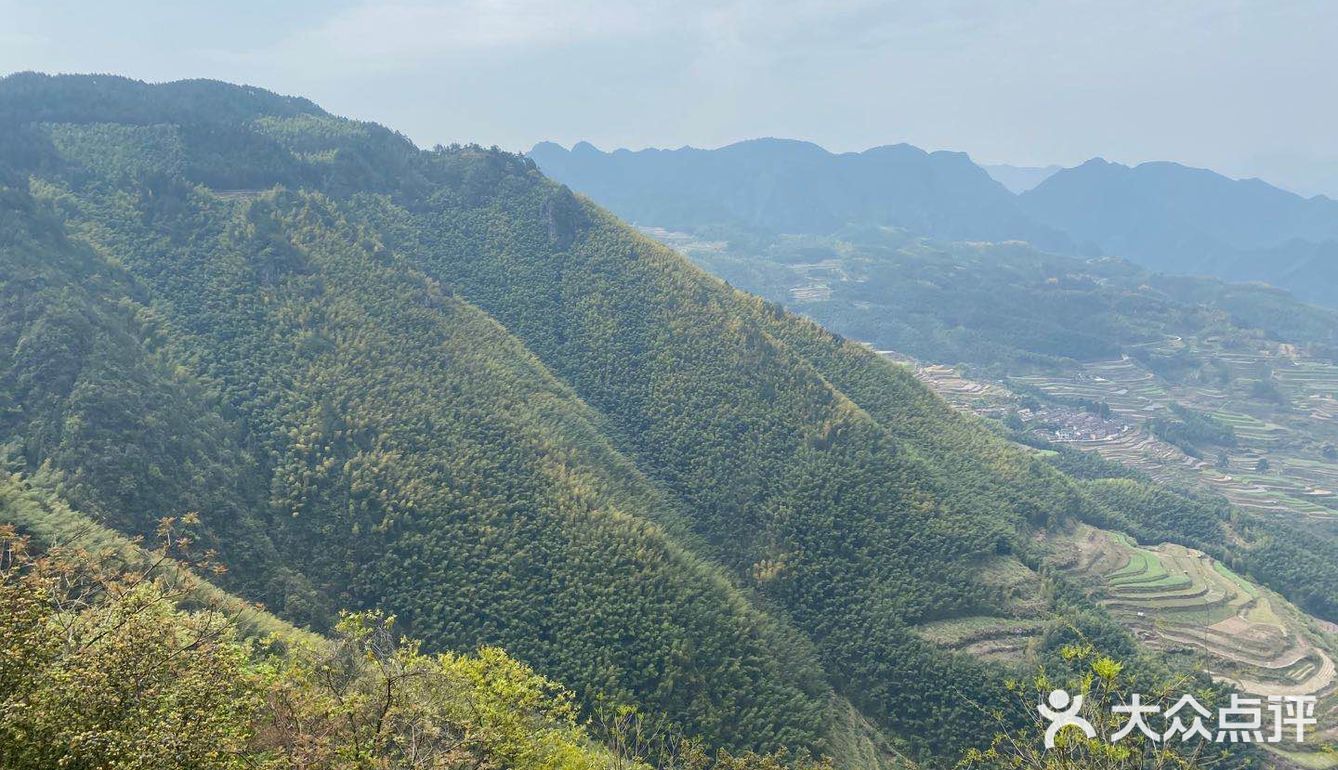 遂昌县王村口镇石笋头村的4a级南尖岩旅游区