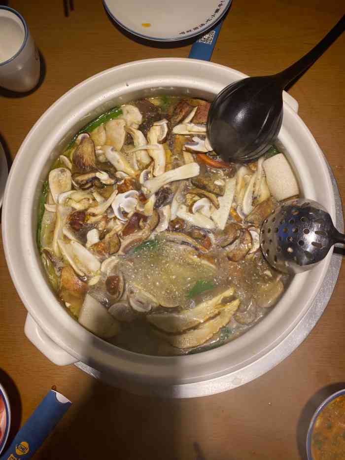 菌彩野生菌火锅(金鹰店)-"由于是尴尬的一人行,又特别