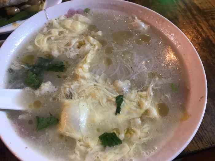 单县老鸡汤(新华路店"好久没有回北方啦.对一个人吃饭真不友好.