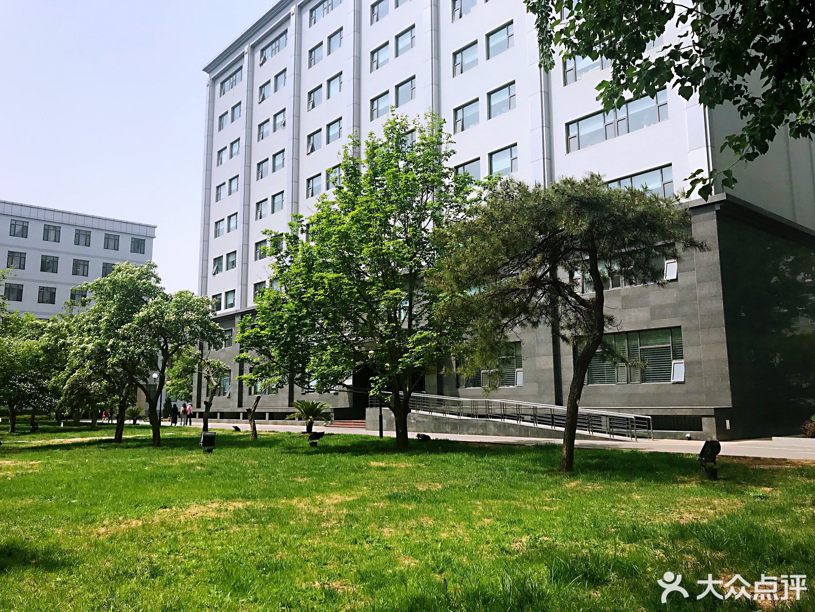 中国青年政治学院