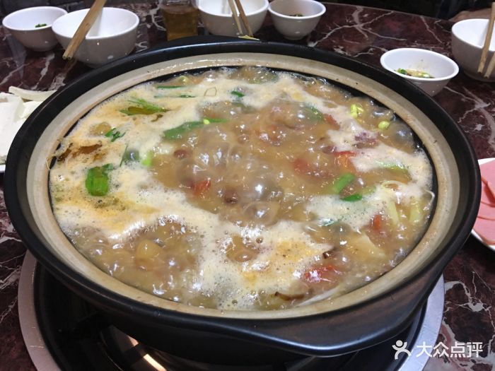 贵阳特色豆米火锅野菜馆清汤豆米火锅图片