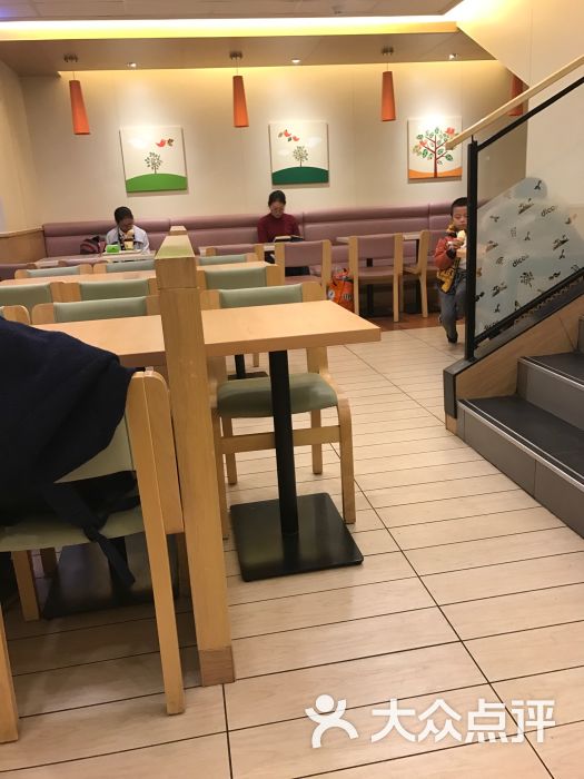 德克士(动美食店)-美食-龙海图片-大众点评网车站附近体育中心图片