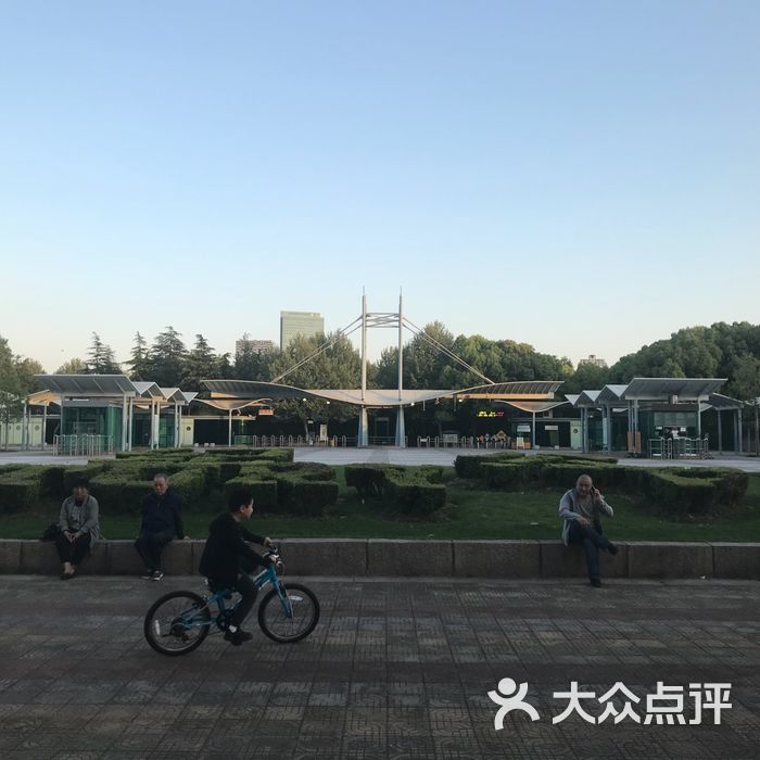 世纪公园三号门售票处