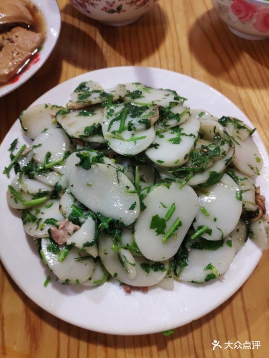 荠菜炒年糕
