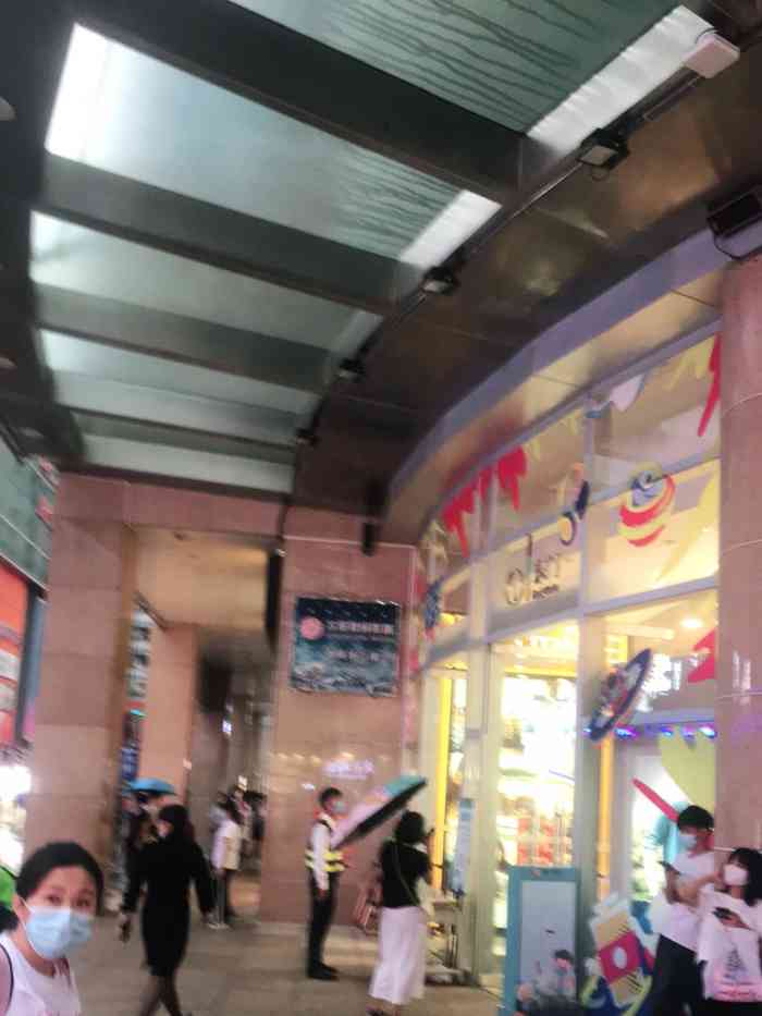 太阳广场-"这是罗湖区东门片区的老牌大型mall,特.