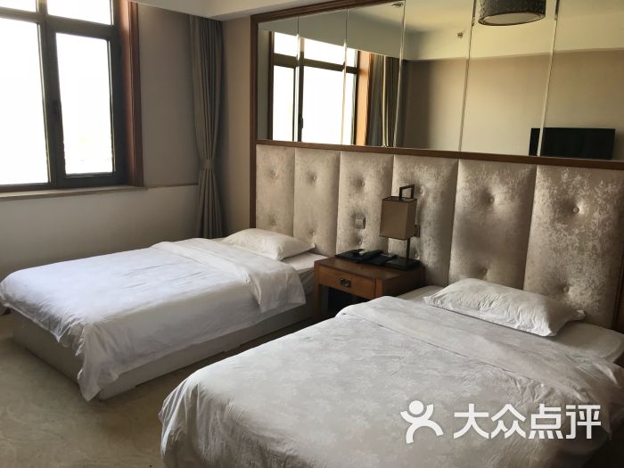 尊豪假日酒店温泉图片 - 第1张