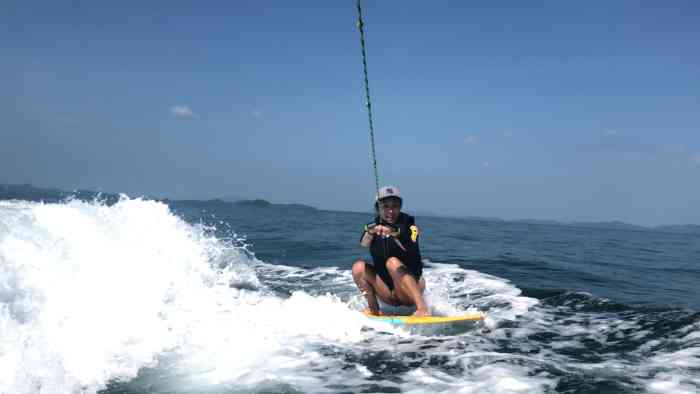 普吉尾波冲浪俱乐部-"潜水,flowriding,冲浪都玩过了.