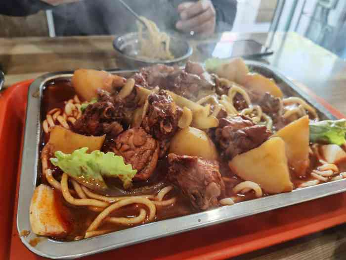 晋运胡子大盘鸡(晋阳街店)-"位置就在财大这边,定位没