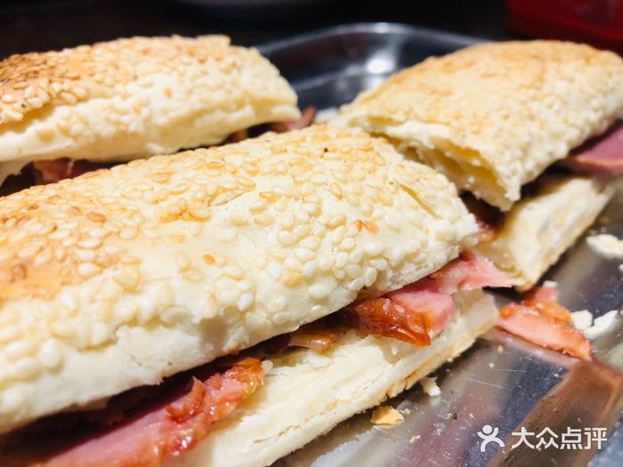 陈饸子饸烙村烧饼夹肉图片