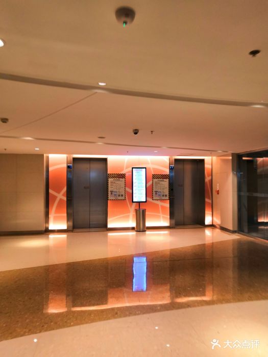 本来是冲着黑天鹅来的,但是既然有超豪华的.