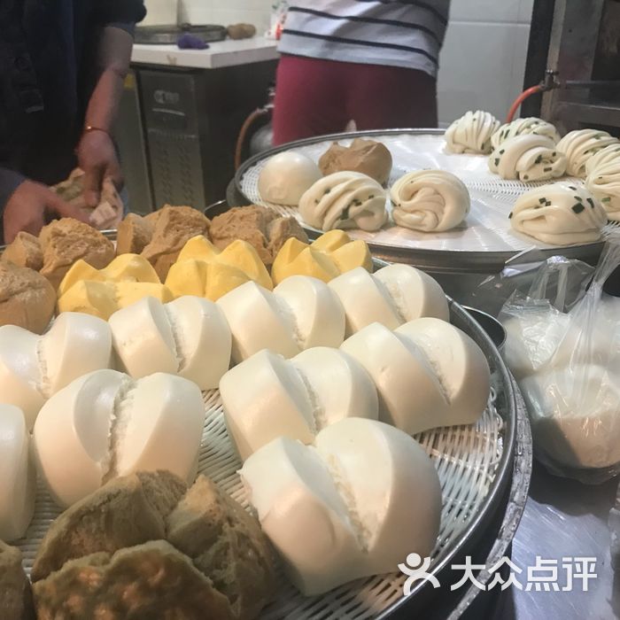 包来运转包子,馒头,油条早餐店
