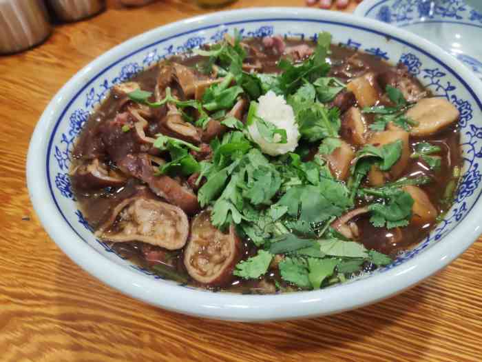 门框胡同百年卤煮(慈云寺店)-"「老北京炸酱面」好吃,地道手擀面,酱料