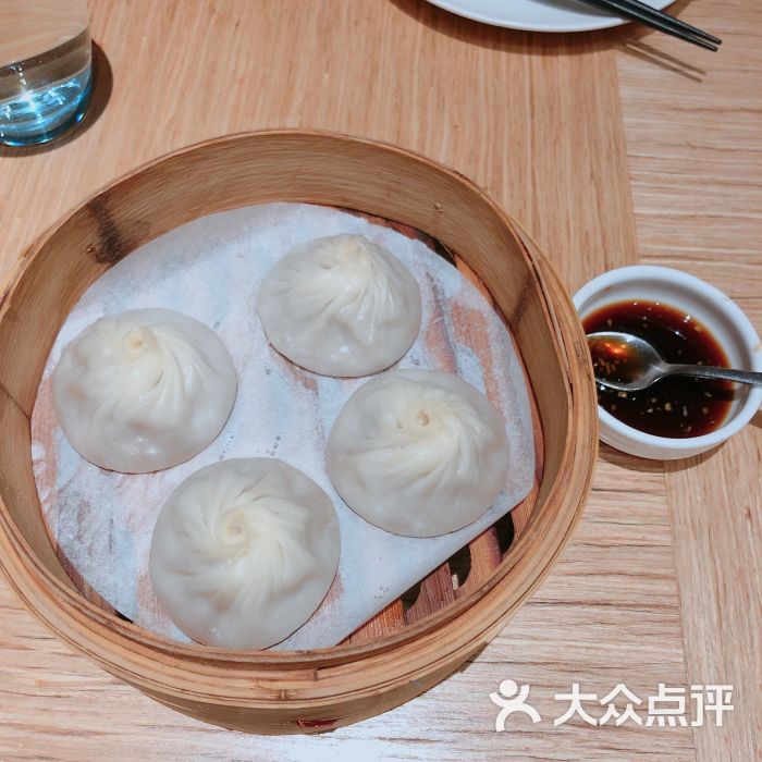 招牌一口小笼包