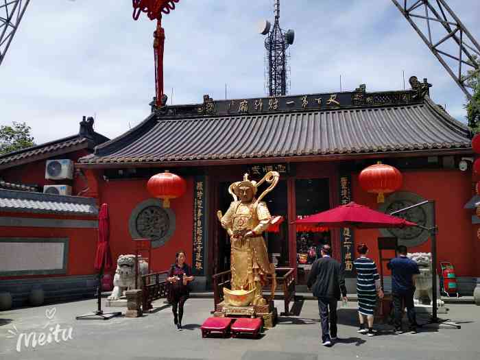 天下第一财神庙"始建于东晋咸和年间,是杭州最老的寺庙之一.