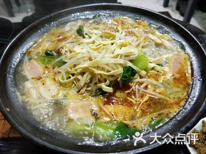 大理寺砂锅米线图片 - 第1张