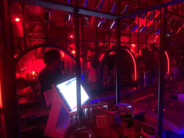 orangutan bunker猩猩地堡酒吧(兰桂坊店)-"来给我的迪友们逼雷了!