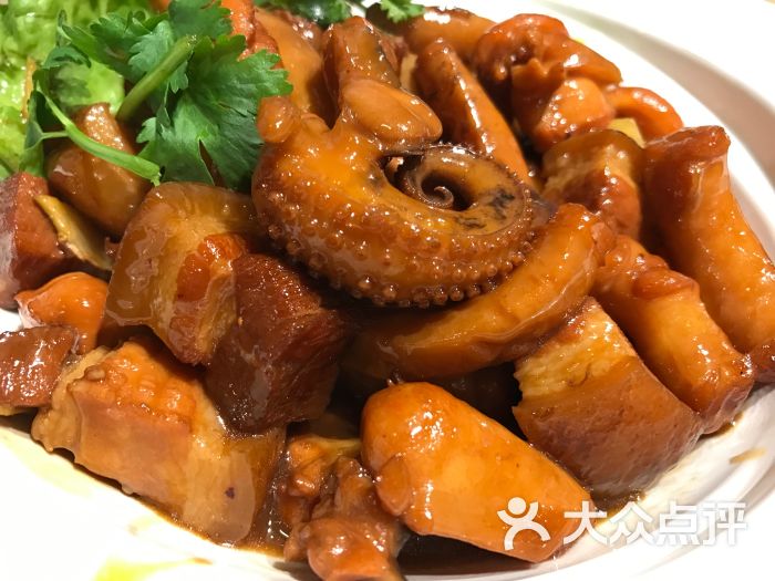 五花肉炖八爪鱼